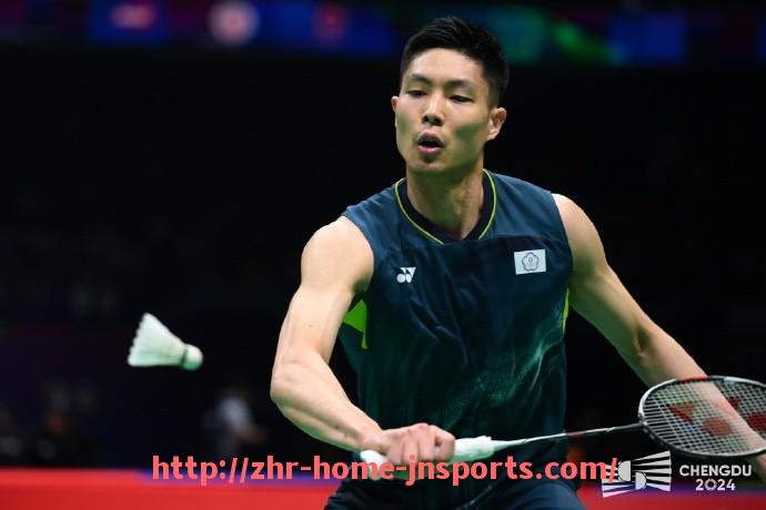 江南综合体育-英超球员撕毁球鞋事件背后的故事解析