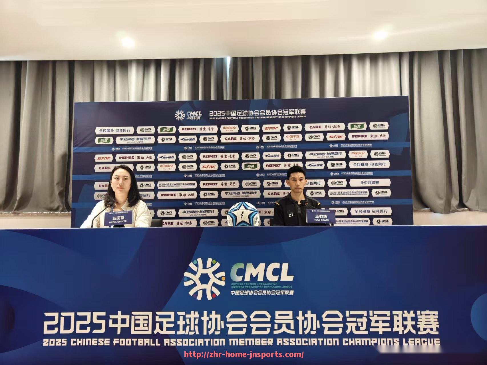 江南综合体育-有哪些英超球队队徽中使用死敌传统颜色？背后原因分析